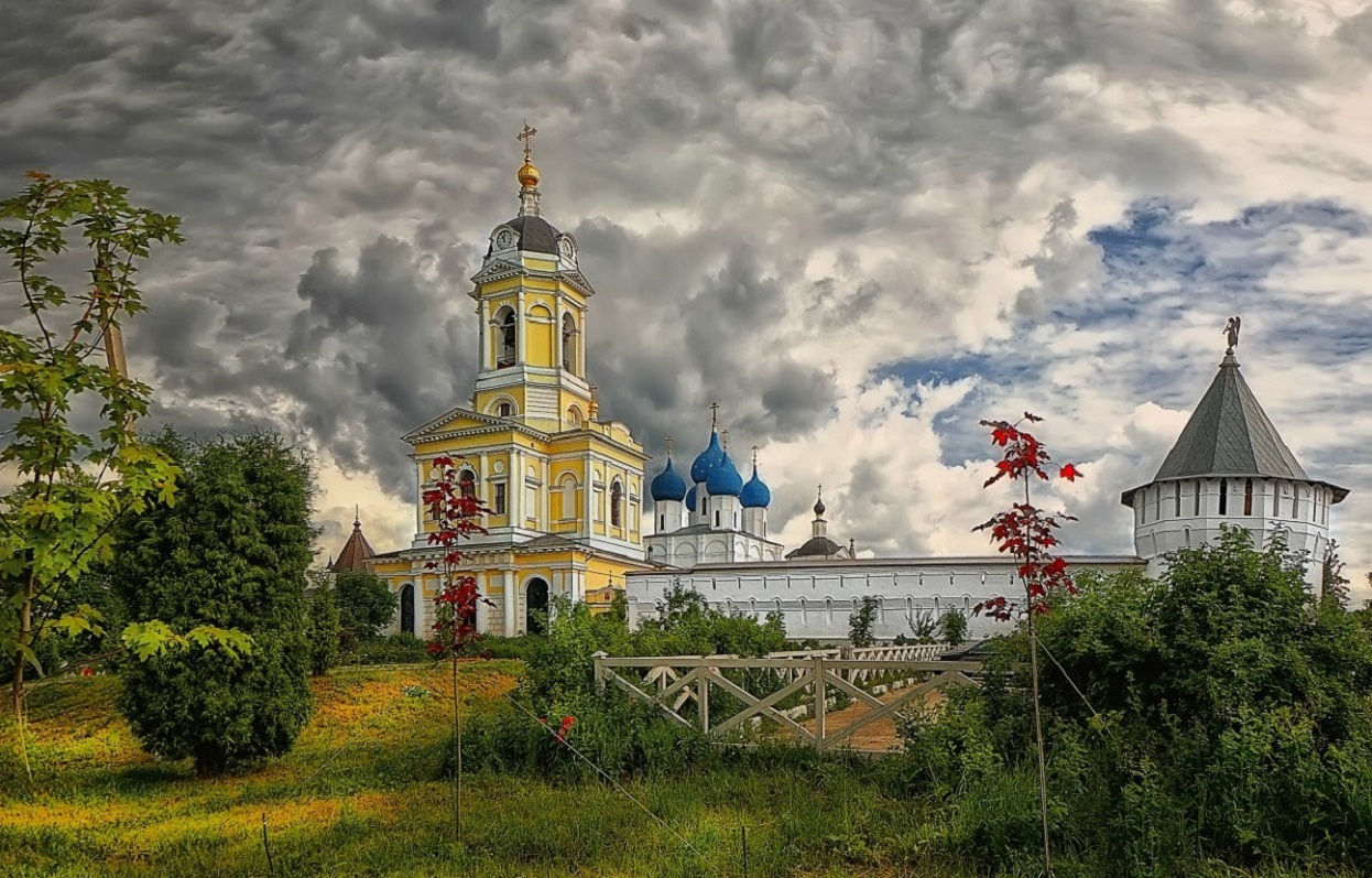 Храм всех святых в городе Серпухов