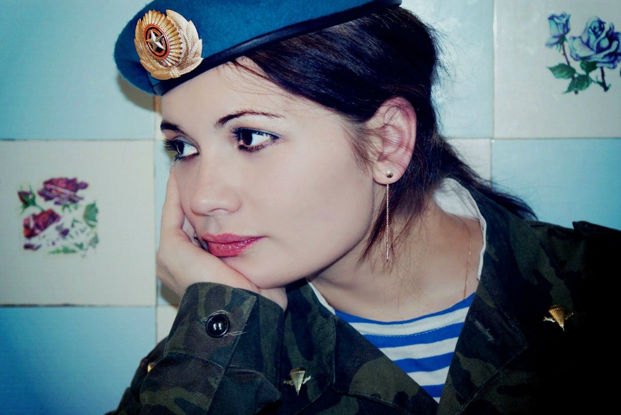 Русские девушки в военной форме