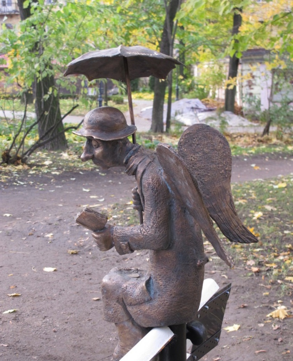 необычные памятники в санкт петербурге