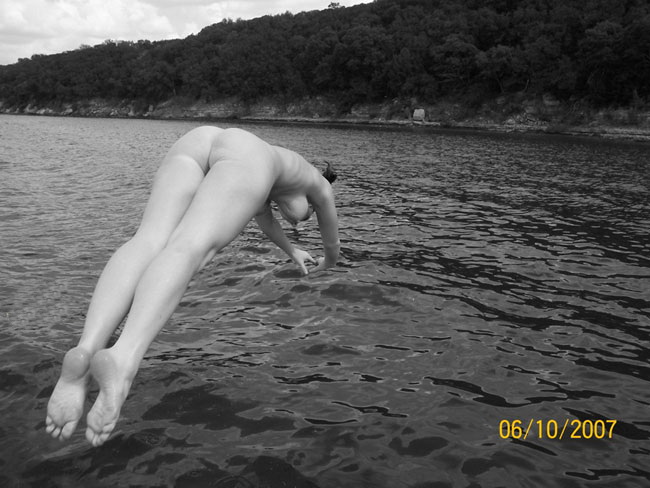 Skinning dipping pics - 🧡 Caroline Mackintosh goes skinny dipping to creat...