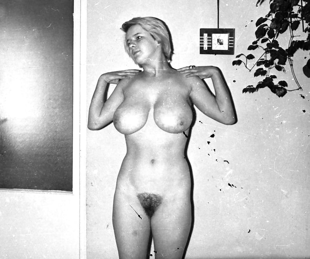 Vintage nude polaroid 🌈 vintage fur568 - Photo #1